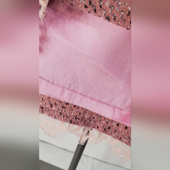 TRUE MEANING-size 6-mini lining skirt (find the match blazer in my closet) - Picture 4 of 8